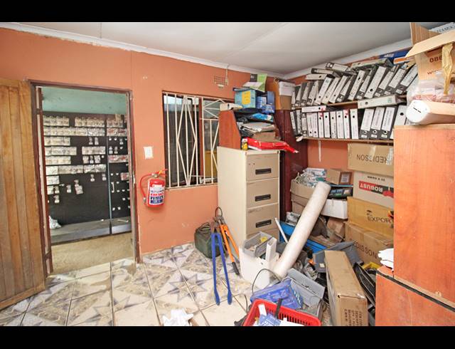 M² BUSINESS FOR SALE IN TSHEPISONG